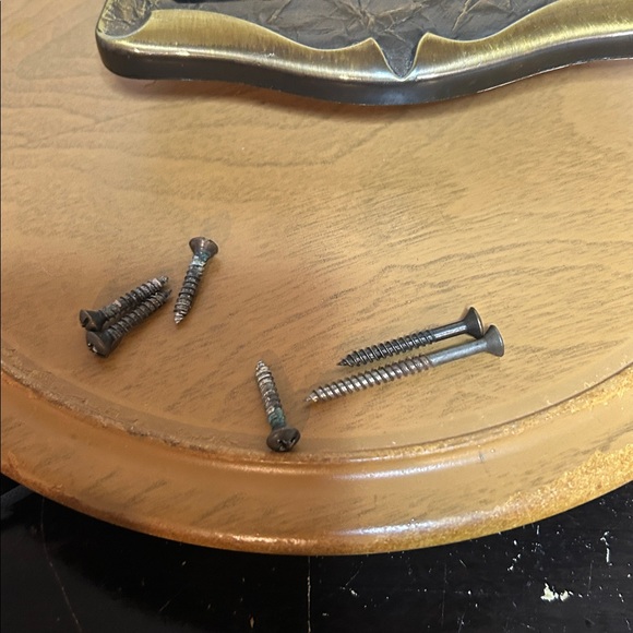 Vintage ornate metal bathroom hardware set toilet paper holder towel rings 1972 - Picture 6 of 9